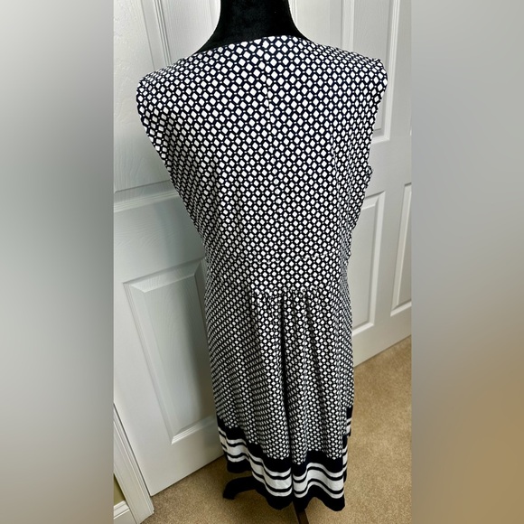 Sleeveless Faux Wrap dress from Lands End in Blue and White - Picture 2 of 3